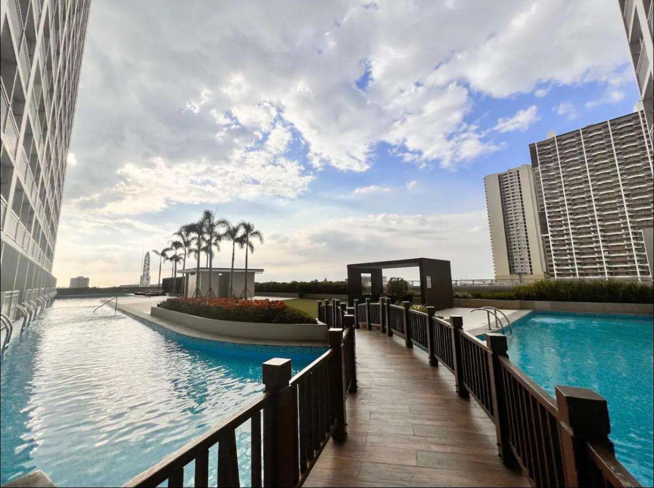 Apartment Breeze Residences Sky Near Moa Picc Star Fast Wifi & Netflix *