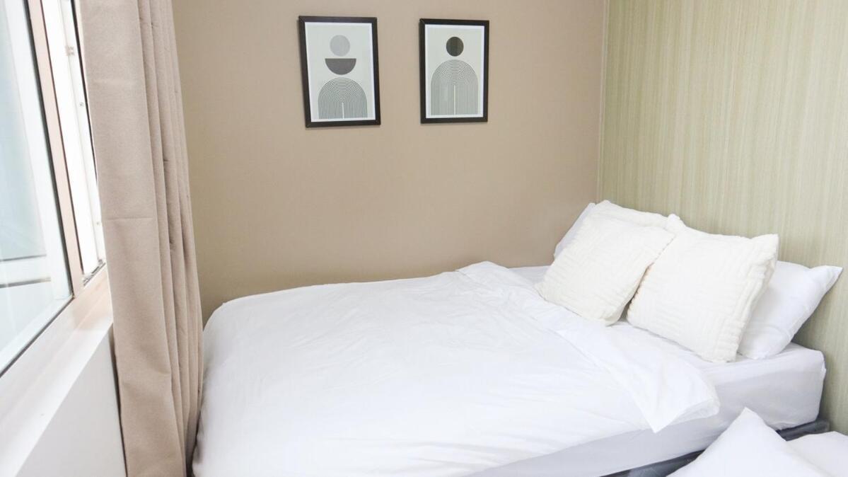 Breeze Residences Sky Near Moa Picc Star Fast Wifi & Netflix Apartment