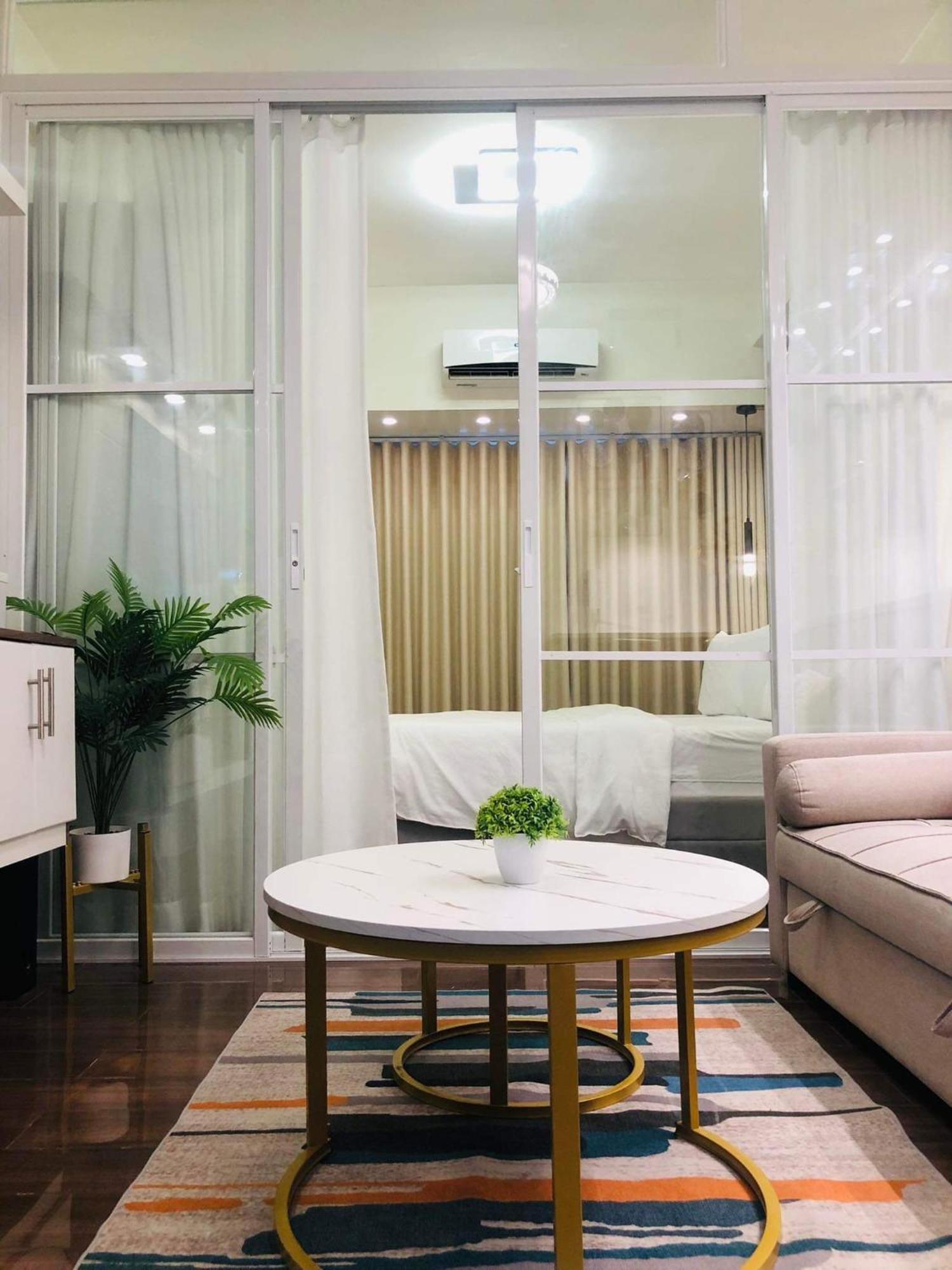 Urbanview Oasis At Air Residences *