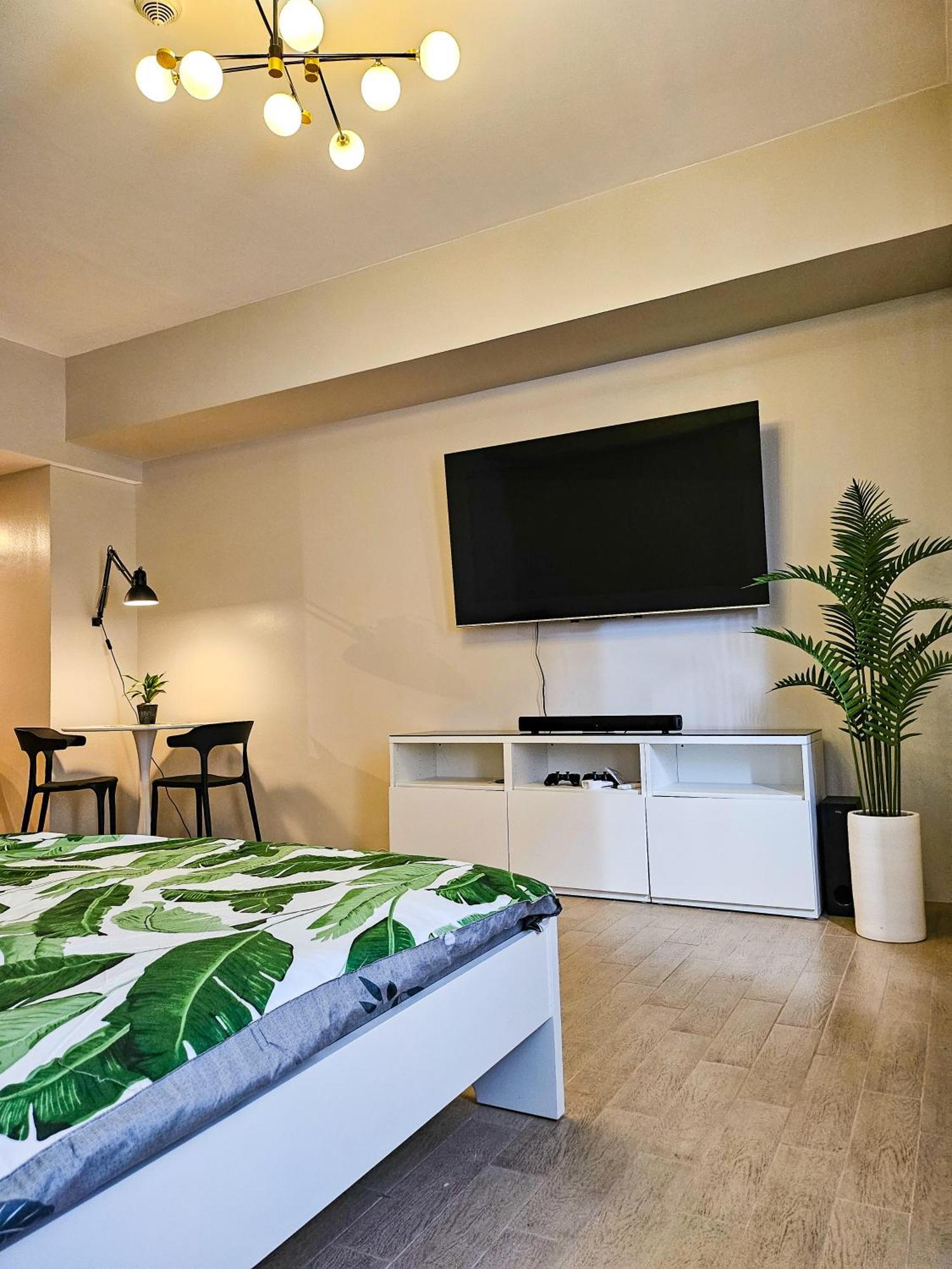 Brand New Convenience With Balcony In Araneta Cubao *