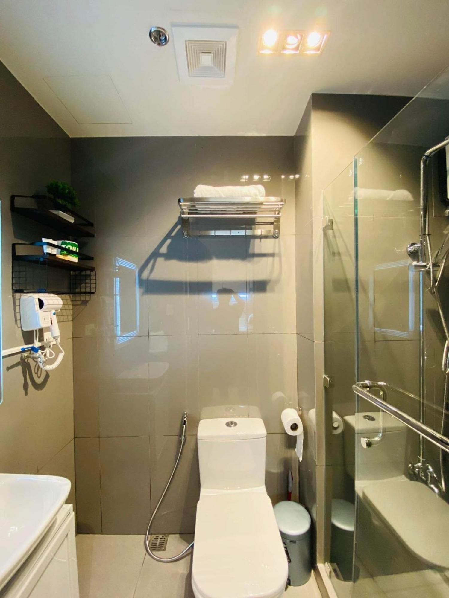 Aparthotel Urbanview Oasis At Air Residences Manila