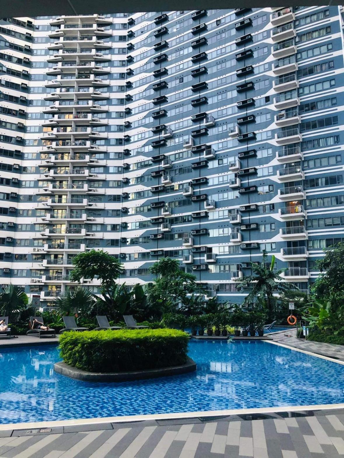 Urbanview Oasis At Air Residences