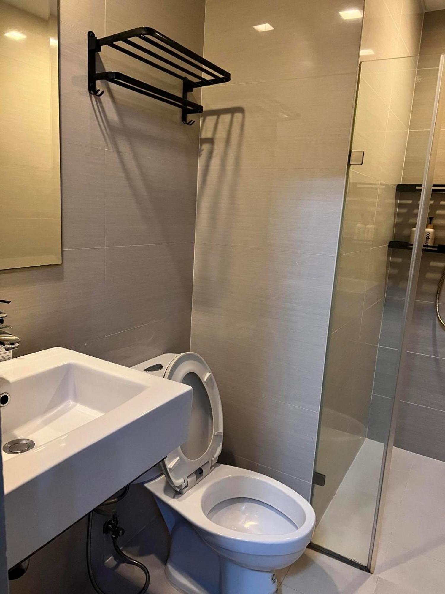 101 Nb Ziah Place Hotel 5*