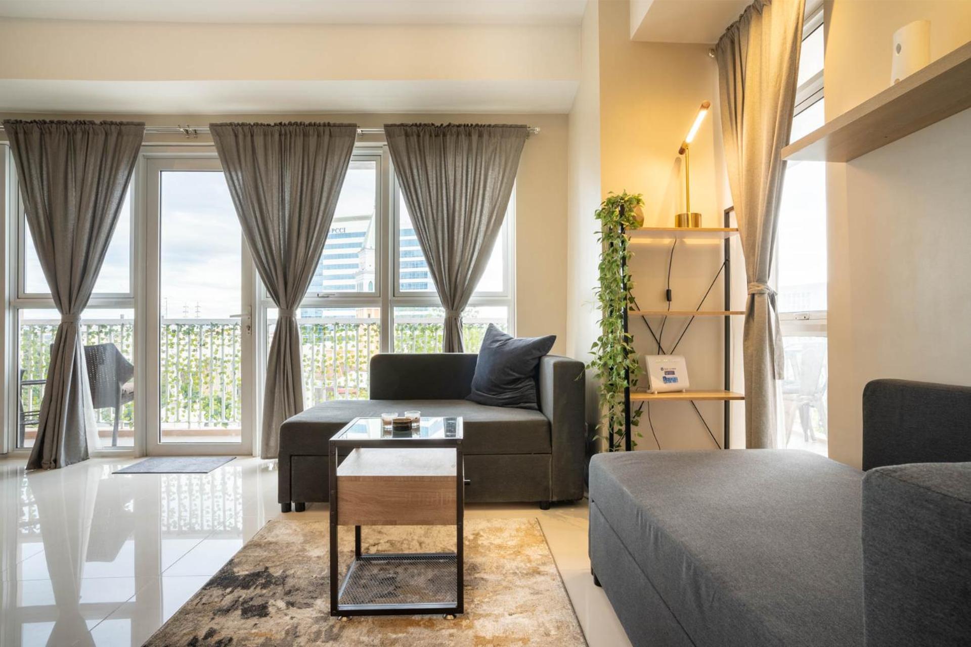 Luxury At Venice Mall Near Airport, Bgc & Makati