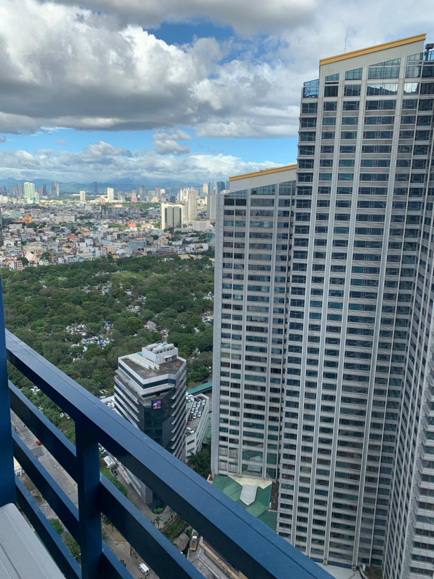 Perfect For Couples - Makati Comfort And Style *