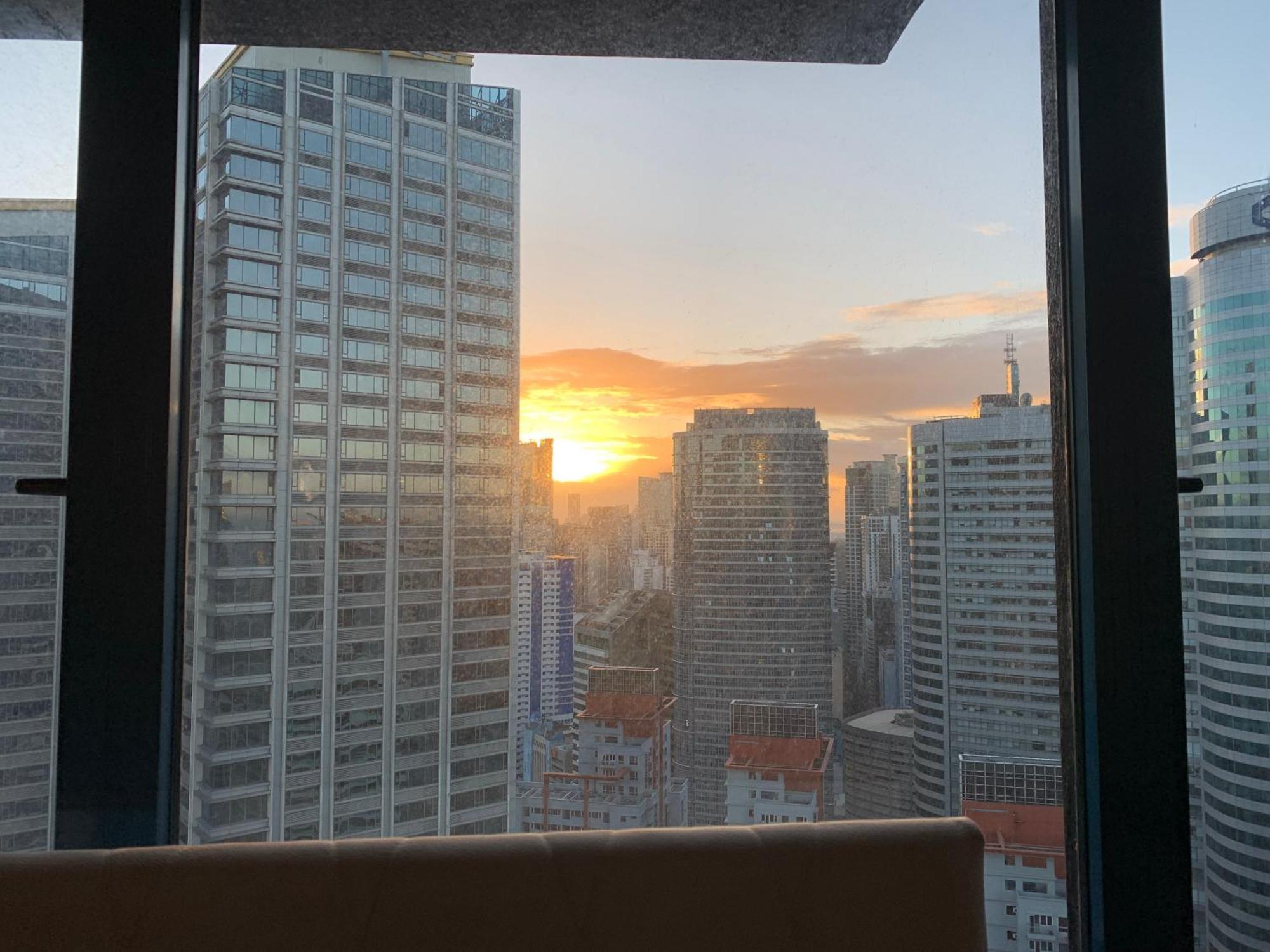 Perfect For Couples - Makati Comfort And Style Makati City
