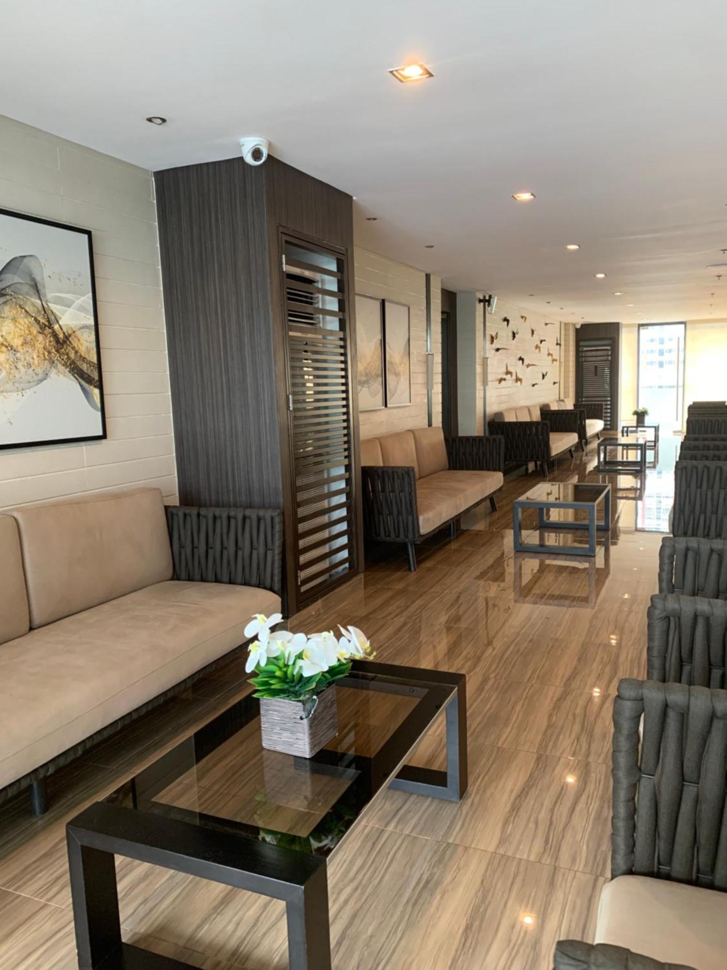 Perfect For Couples - Makati Comfort And Style