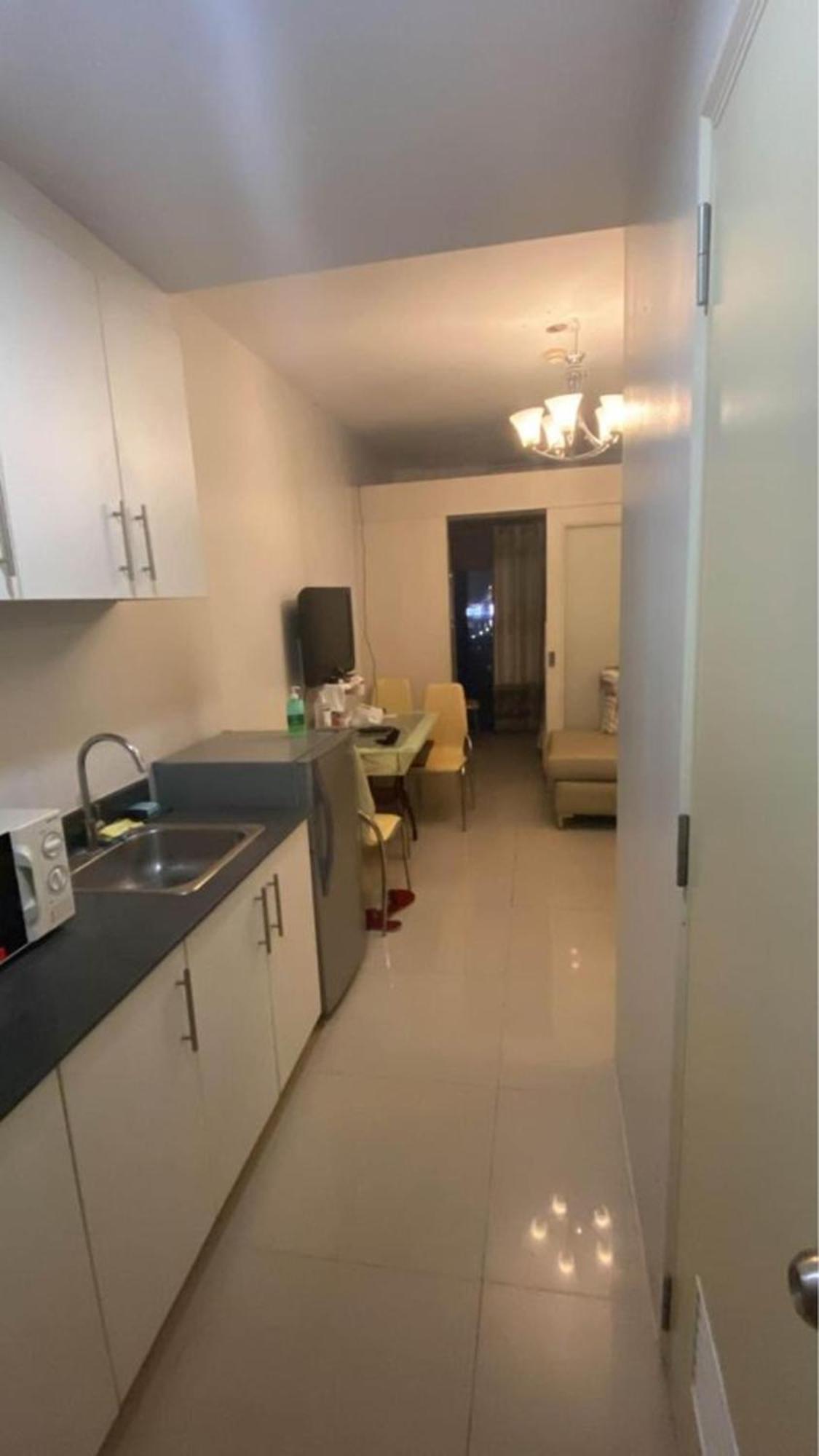Ndulge In Opulence On A Budget Near Moa! Luxuriate In Our Deluxe 1 Bedroom Units With Stunning Views. Enjoy Free Netflix And An Exceptional Discount. Book Now For A Lavish And Affordable Escape! Hotel Manila