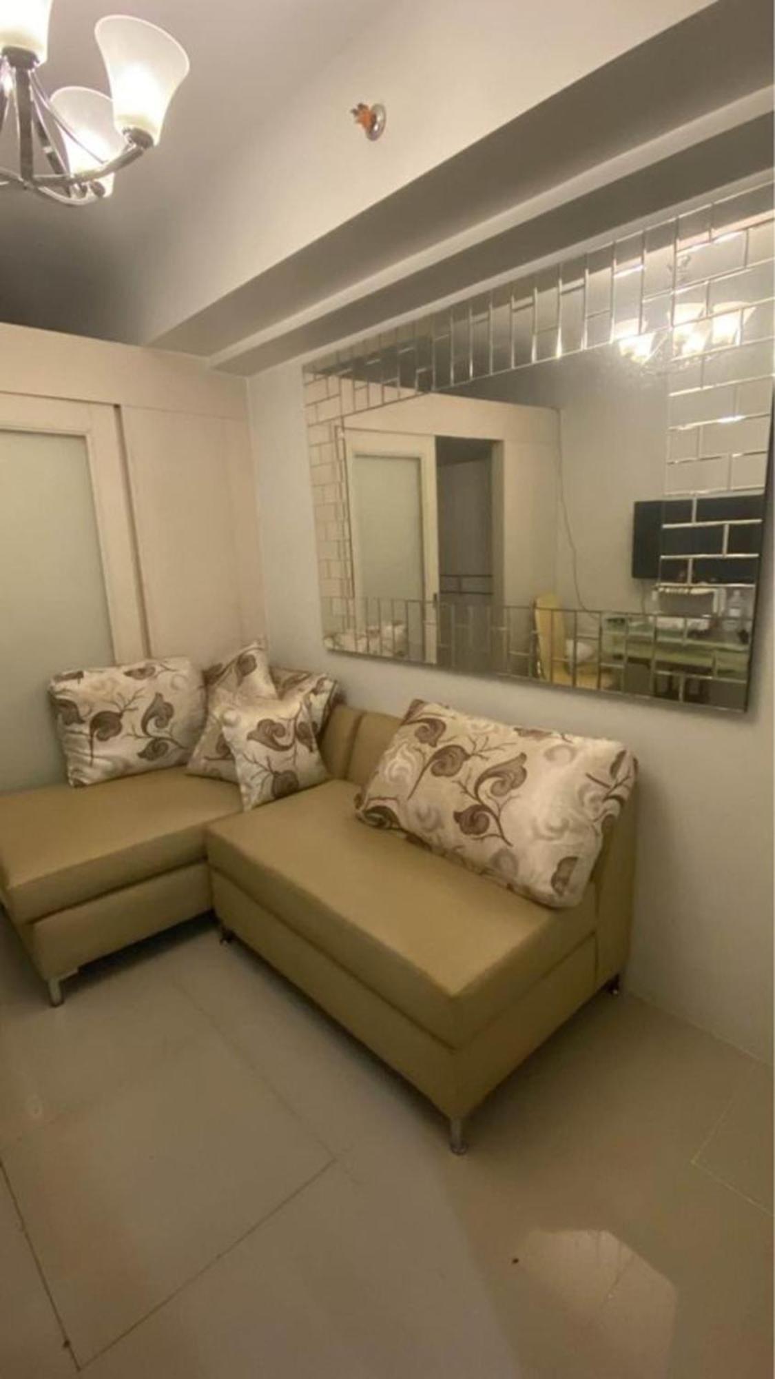 Hotel Ndulge In Opulence On A Budget Near Moa! Luxuriate In Our Deluxe 1 Bedroom Units With Stunning Views. Enjoy Free Netflix And An Exceptional Discount. Book Now For A Lavish And Affordable Escape! *