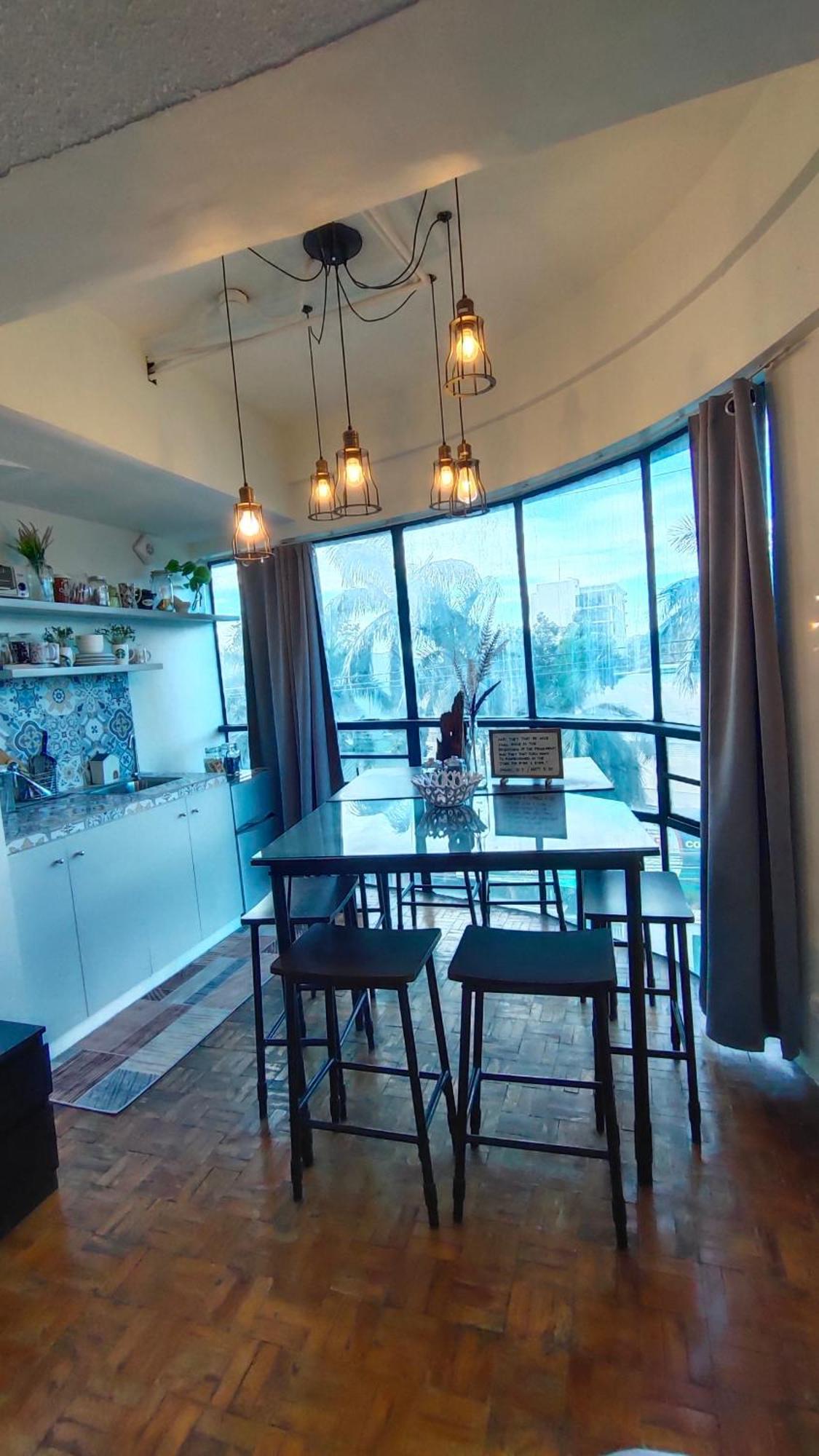 2 Bedroom Near St. Luke's Medical Center Quezon Aparthotel