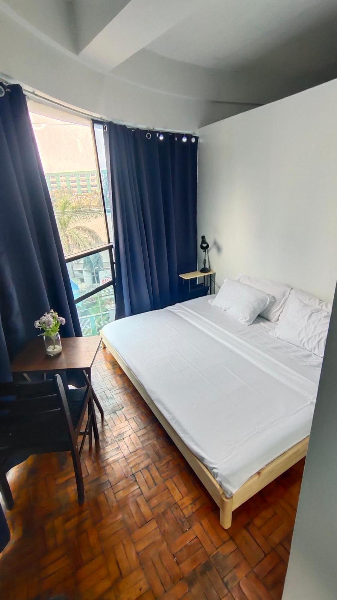 2 Bedroom Near St. Luke's Medical Center Quezon Aparthotel *