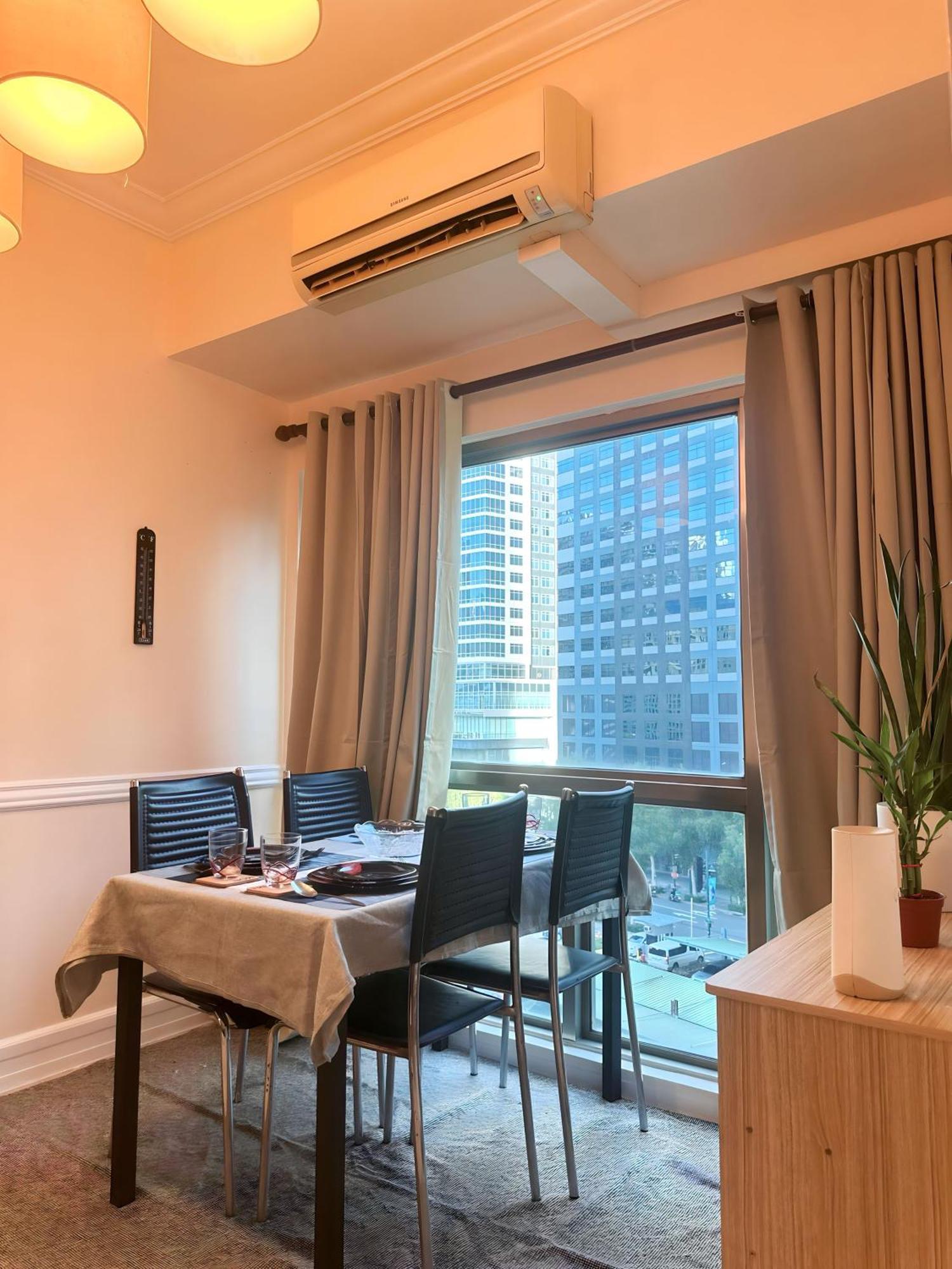Hotel Affordable Staycation Airbnb Bgc 5*