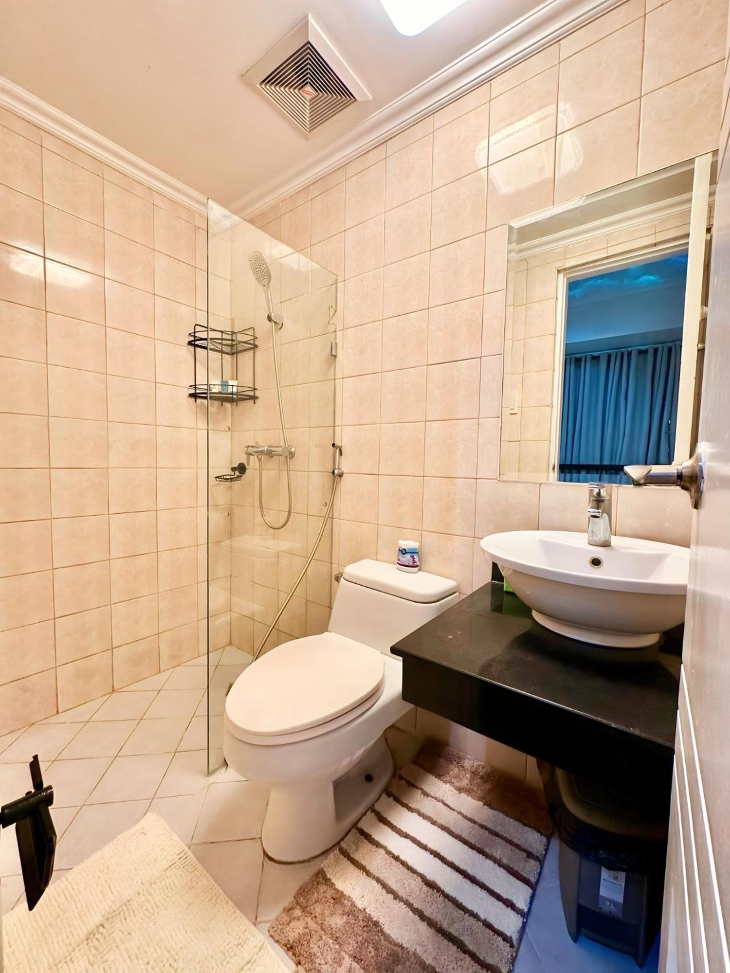 Hotel Affordable Staycation Airbnb Bgc Makati City