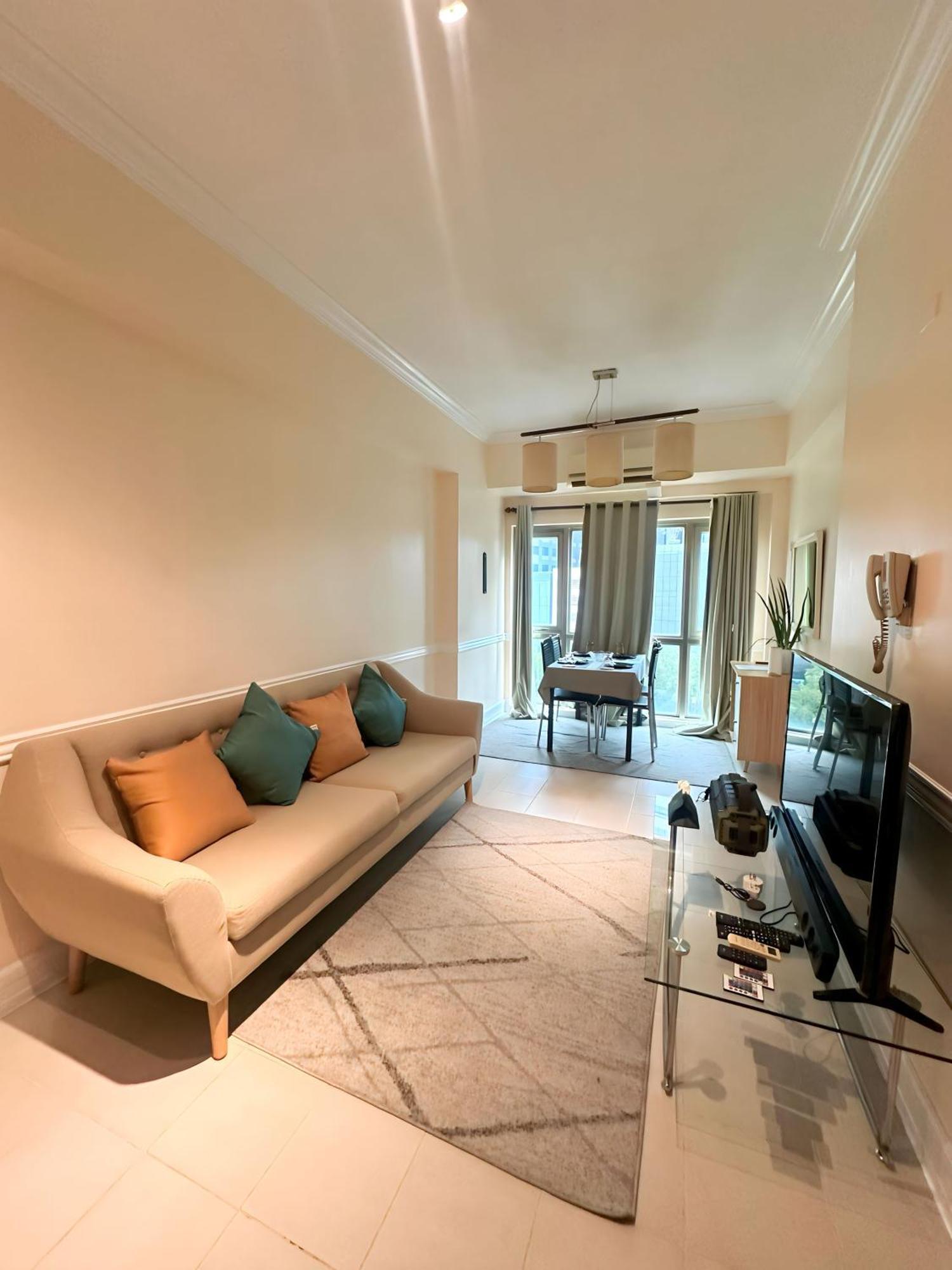 Hotel Affordable Staycation Airbnb Bgc