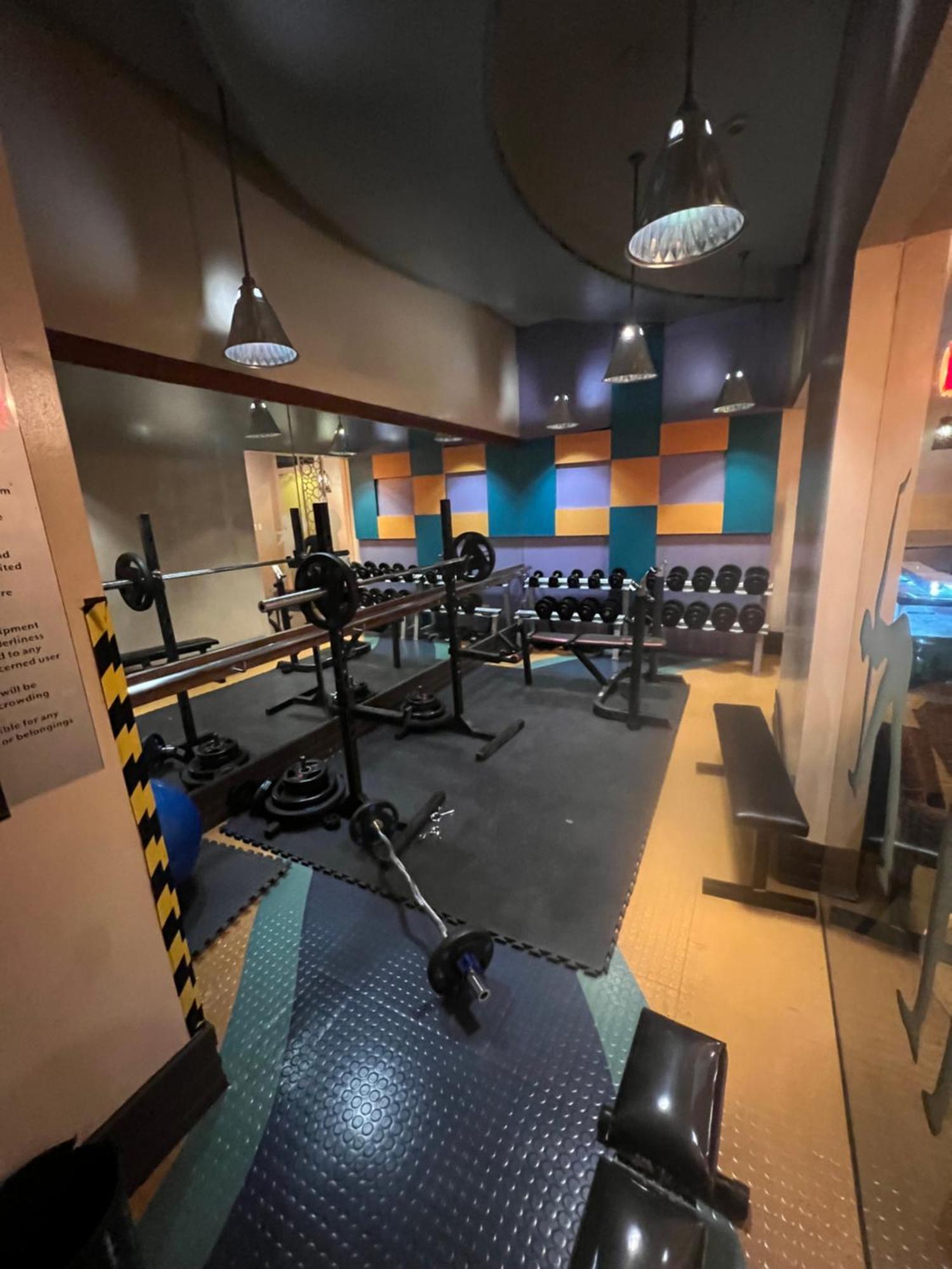 Hotel Affordable Staycation Airbnb Bgc Makati City