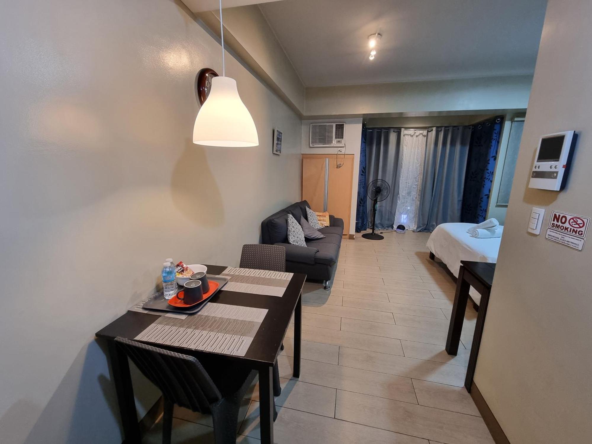 Apartment Palm Tree Near Mnl Airport Terminal 3 By Elr *