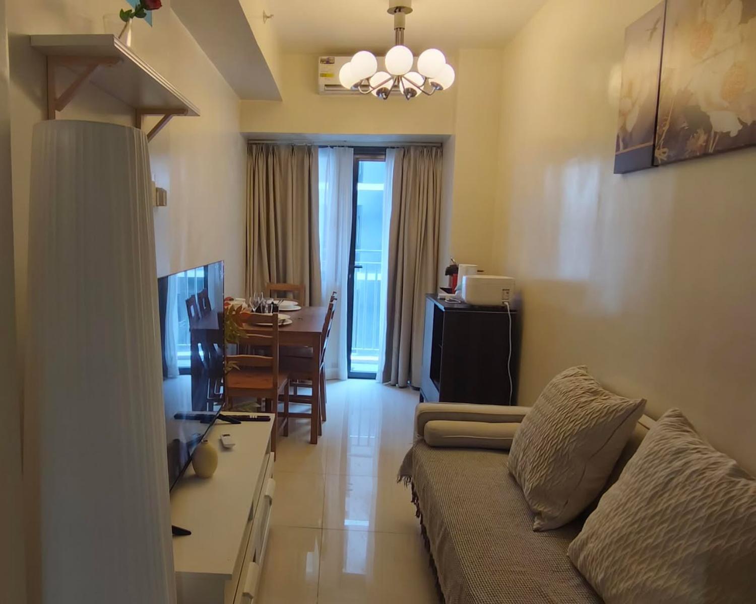 Hotel Ndulge In Opulence On A Budget Near Moa! Luxuriate In Our Deluxe 1 Bedroom Units With Stunning Views. Enjoy Free Netflix And An Exceptional Discount. Book Now For A Lavish And Affordable Escape! Manila