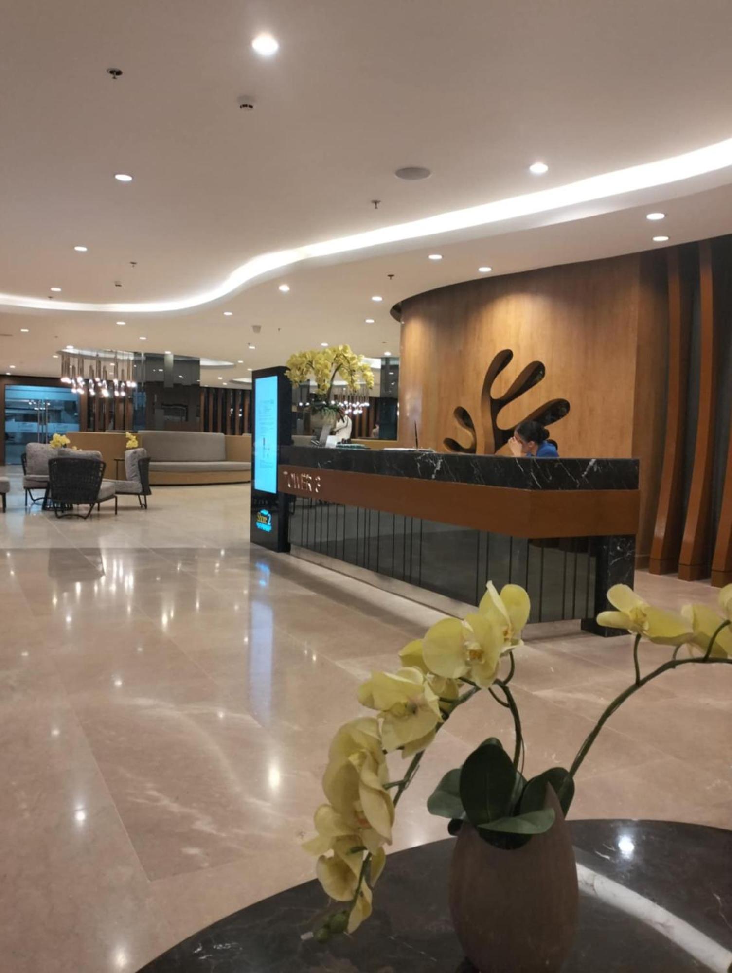 Posh 1 Bedroom Unit+ Netflix*wifi @ Shore 2 Apartment Manila