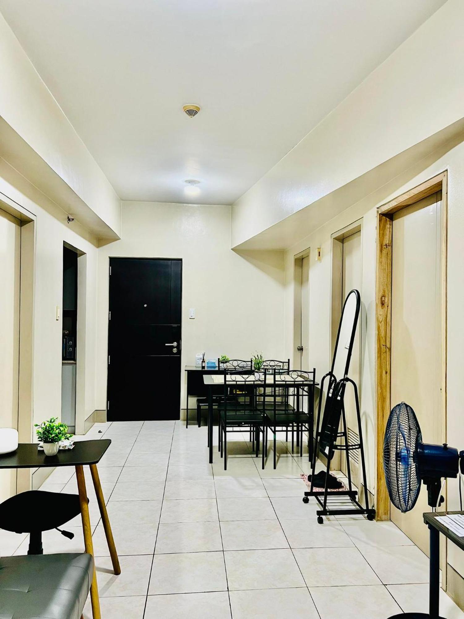 2 Bedroom Unit Apartment *