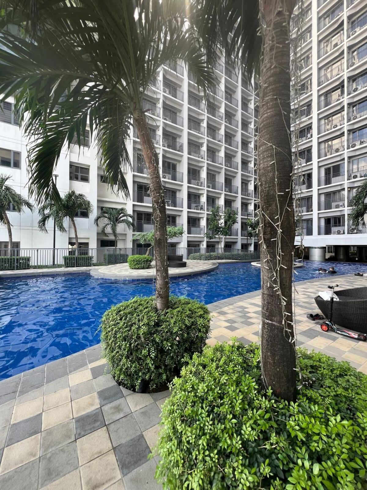 Adv Moa View Shore 2 Residences Manila