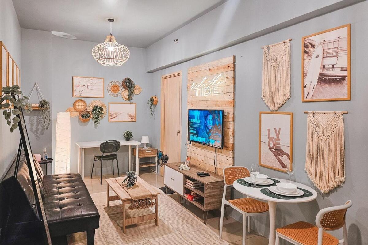 Luxury 2br In Makati With Billiard & Netflix Apartment