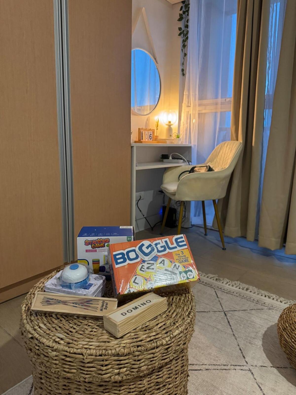 Apartment Spacious Staycation With Venice Grand Canal View Manila