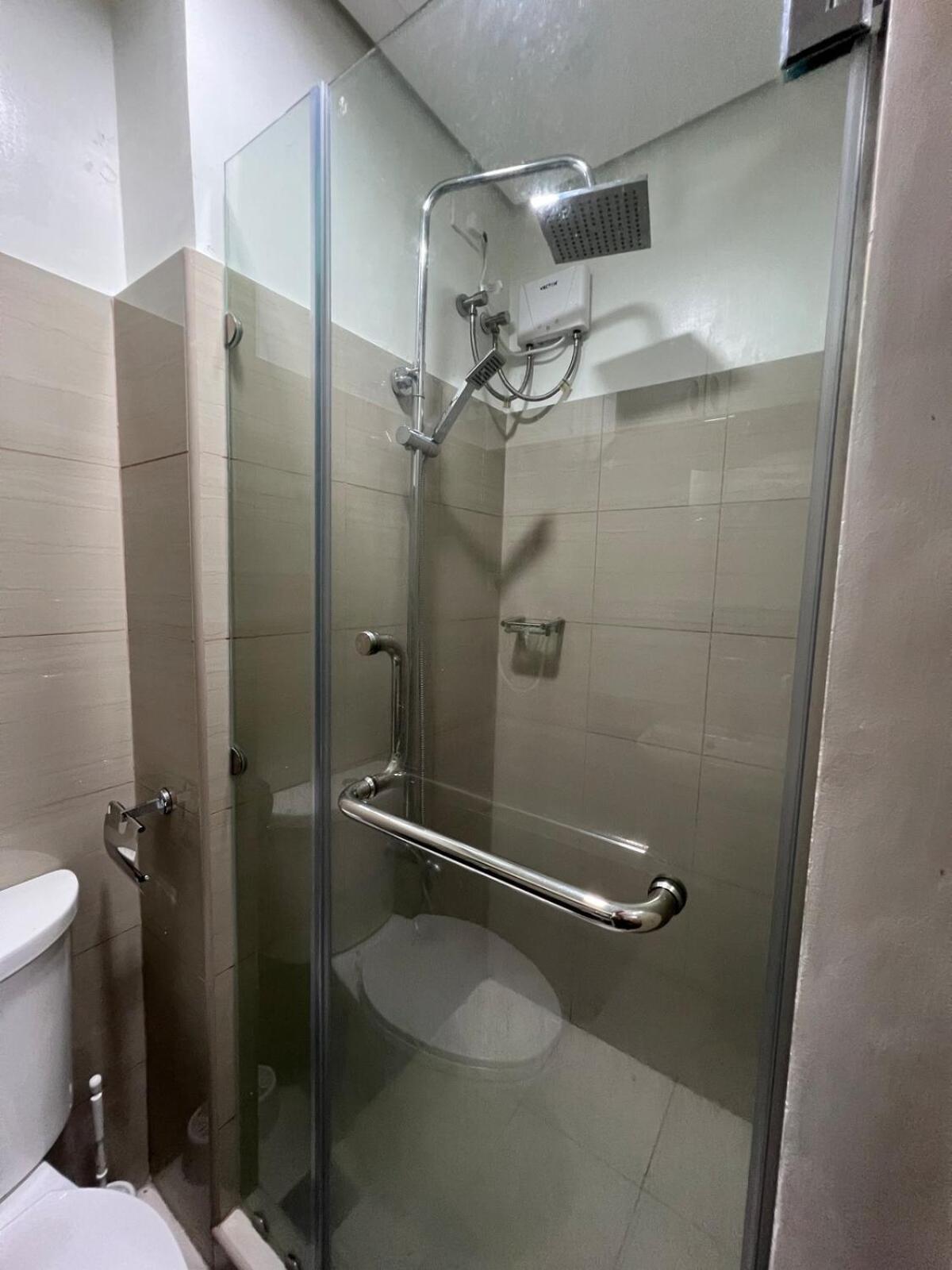 Adv Moa Pool View Shore 2 Residences Apartment Manila