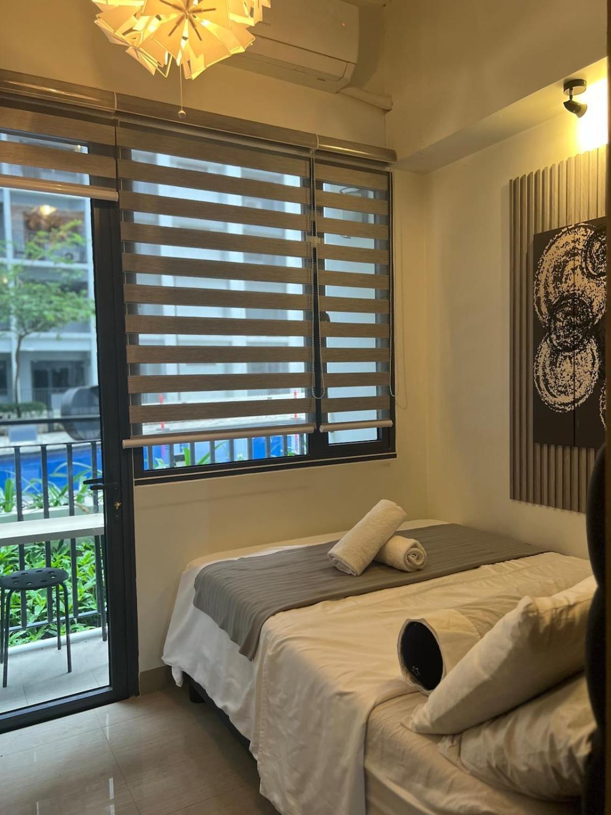 Adv Moa Pool View Shore 2 Residences Apartment Manila
