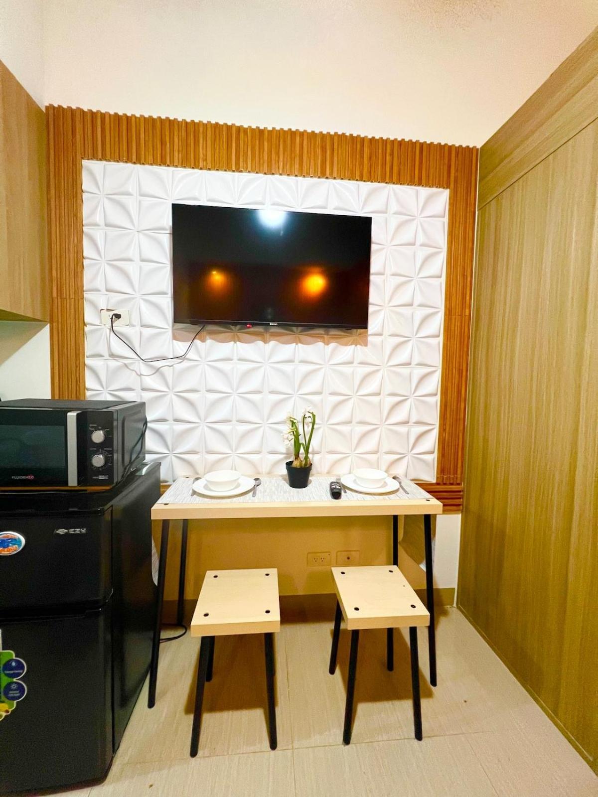 Adv Moa Pool View Shore 2 Residences * Manila