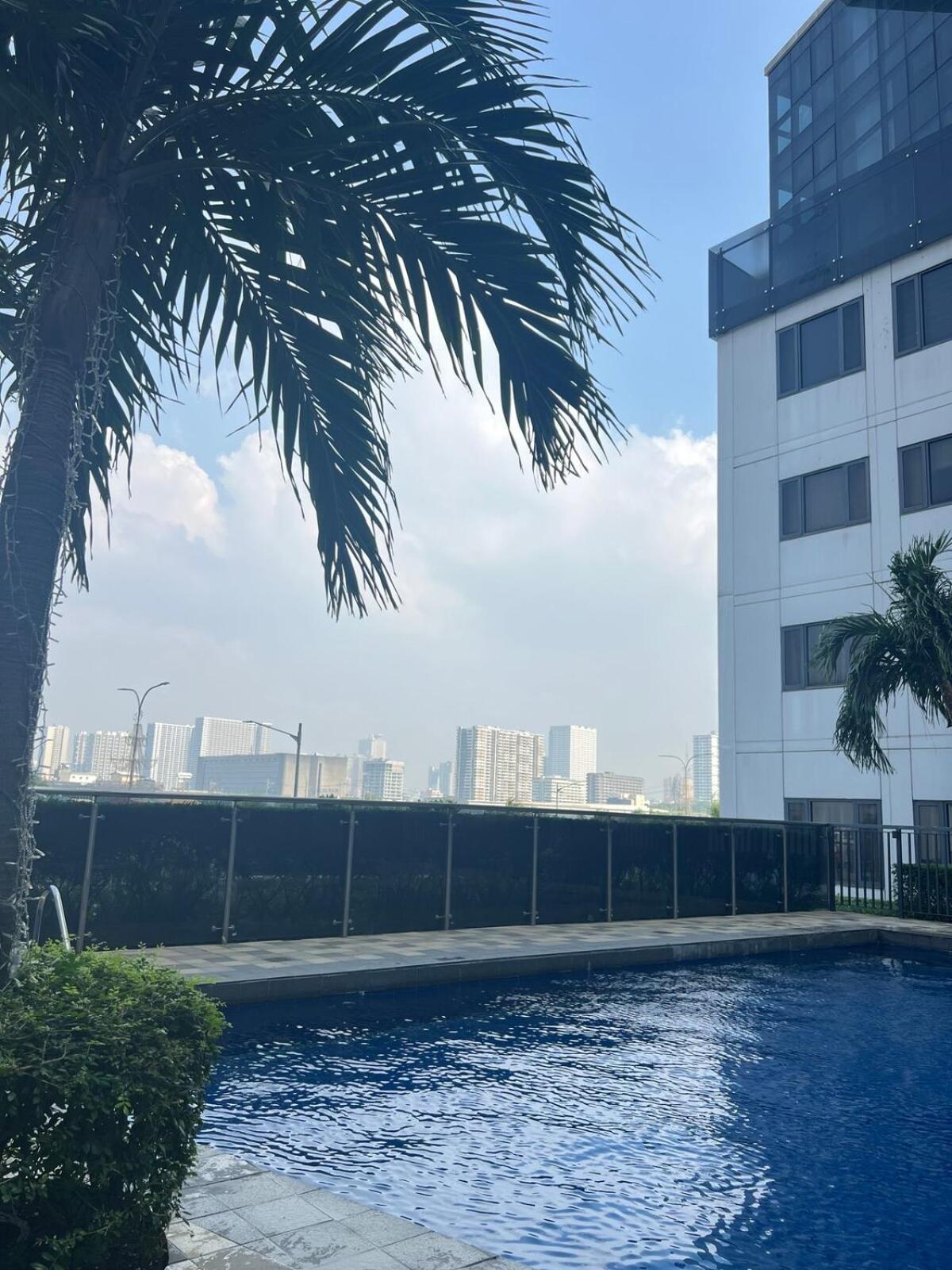 Adv Moa Pool View Shore 2 Residences