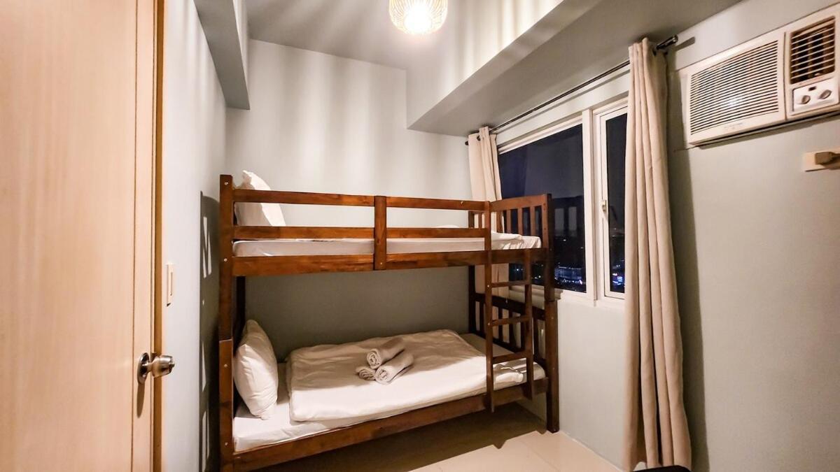 Luxury 2br In Makati With Billiard & Netflix