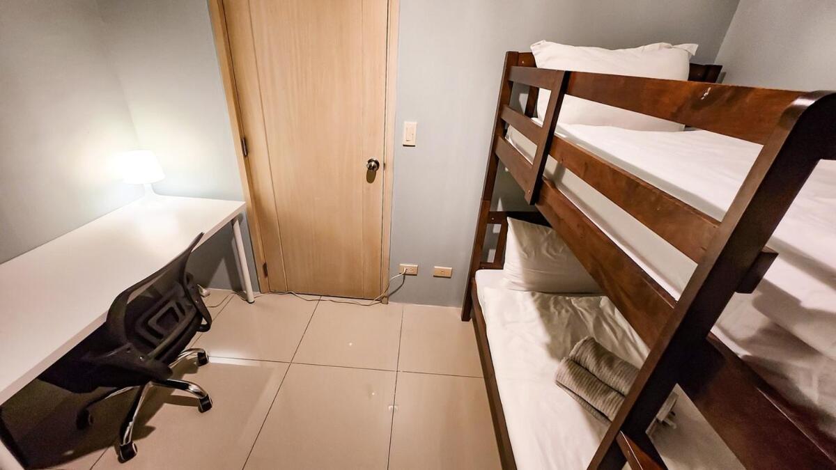 Apartment Luxury 2br In Makati With Billiard & Netflix