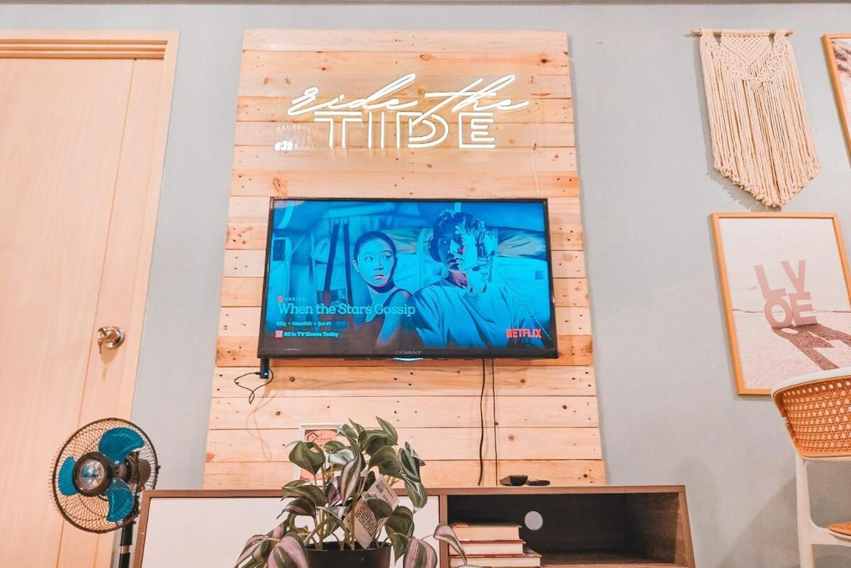 Luxury 2br In Makati With Billiard & Netflix Apartment Manila