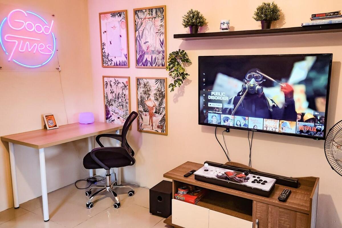 Luxury Staycation In Makati With Jacuzzi & Arcade