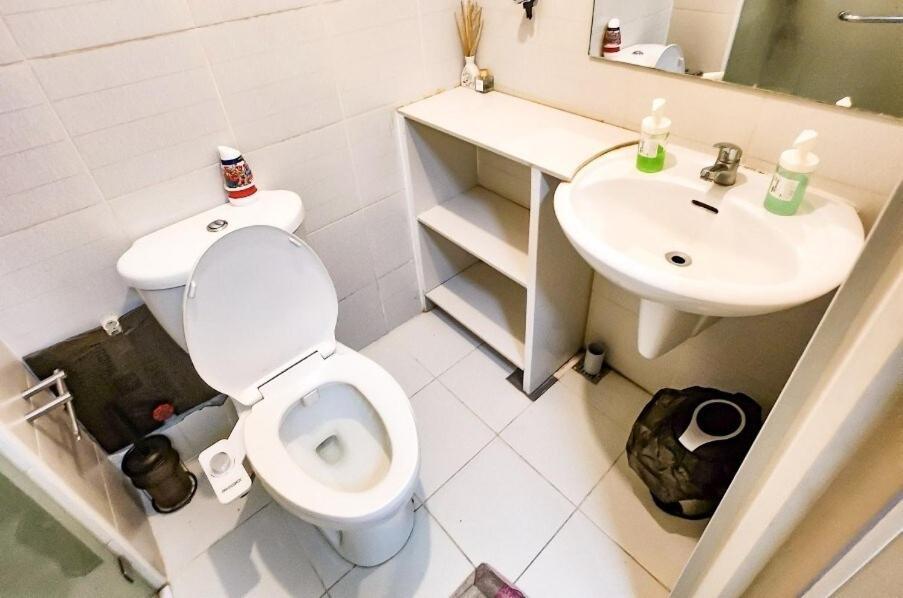 Luxury Staycation In Makati With Jacuzzi & Arcade Apartment Manila