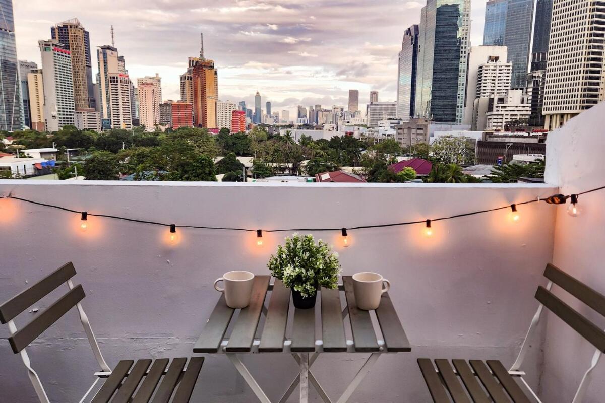 Luxury Staycation In Makati With Jacuzzi & Arcade *