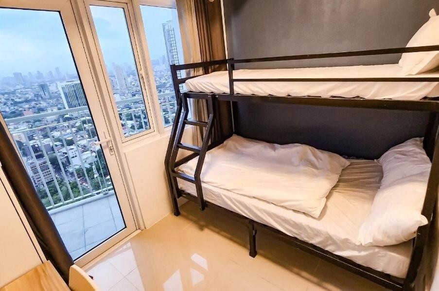 Cozy View 2br In Makati With 60inch Tv