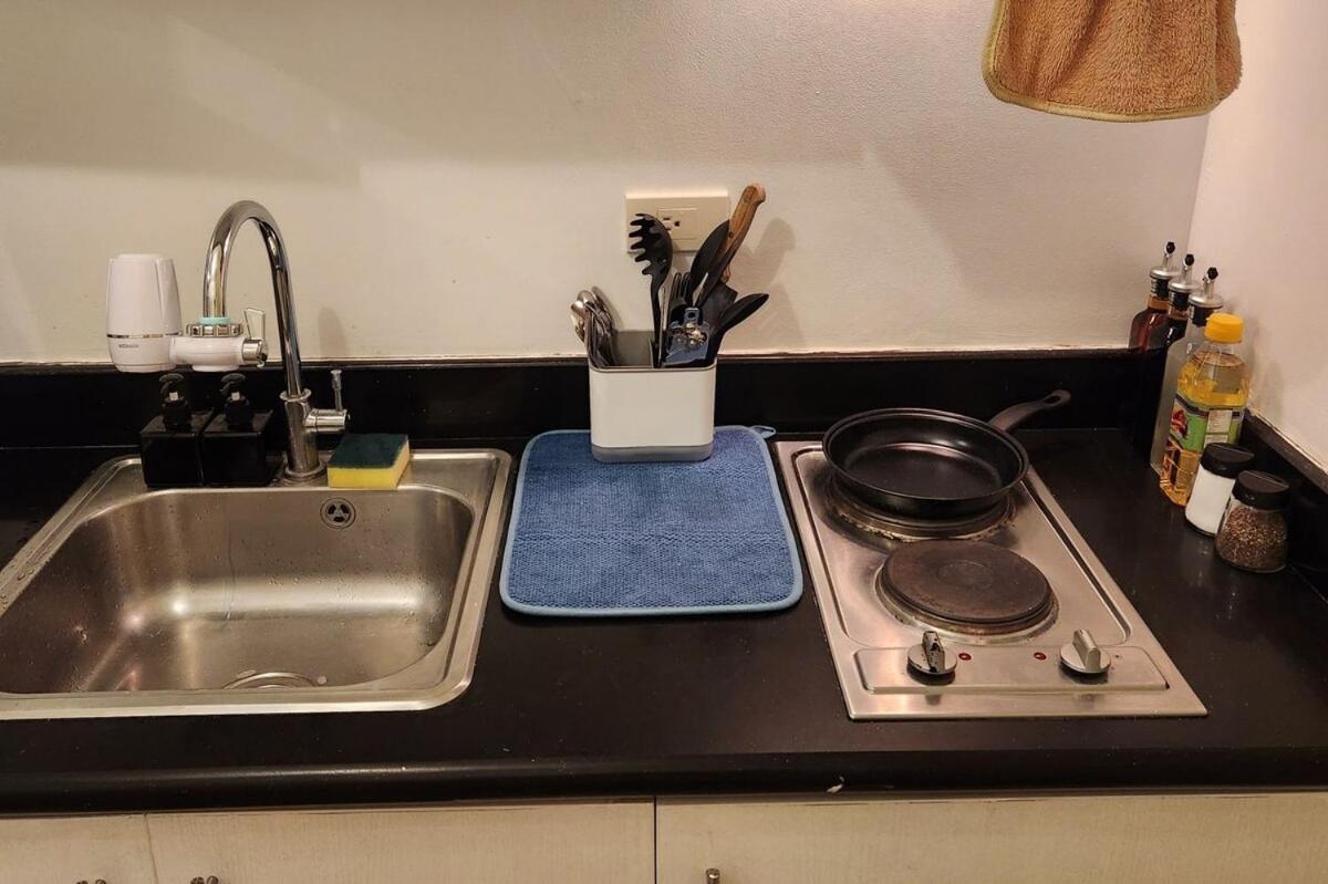 Cozy Pool & View 1br In Makat With Netflix * Manila