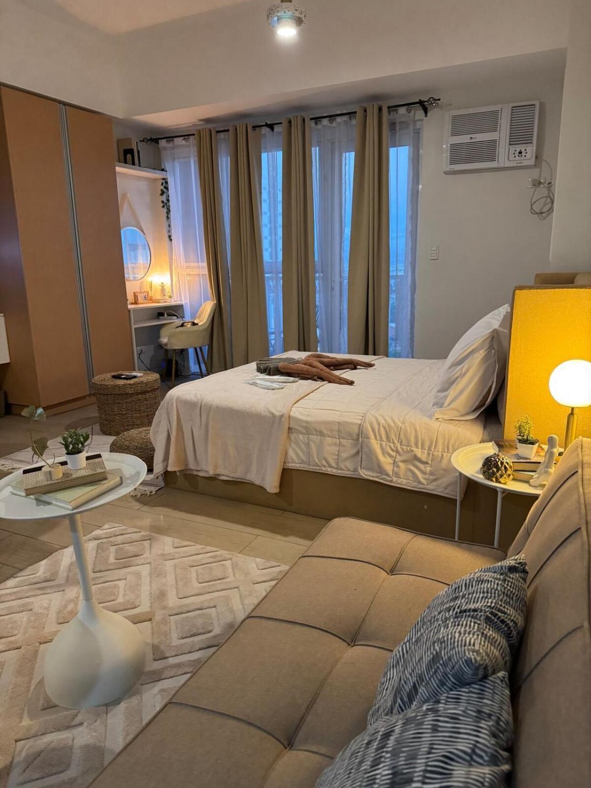 Spacious Staycation With Venice Grand Canal View Manila