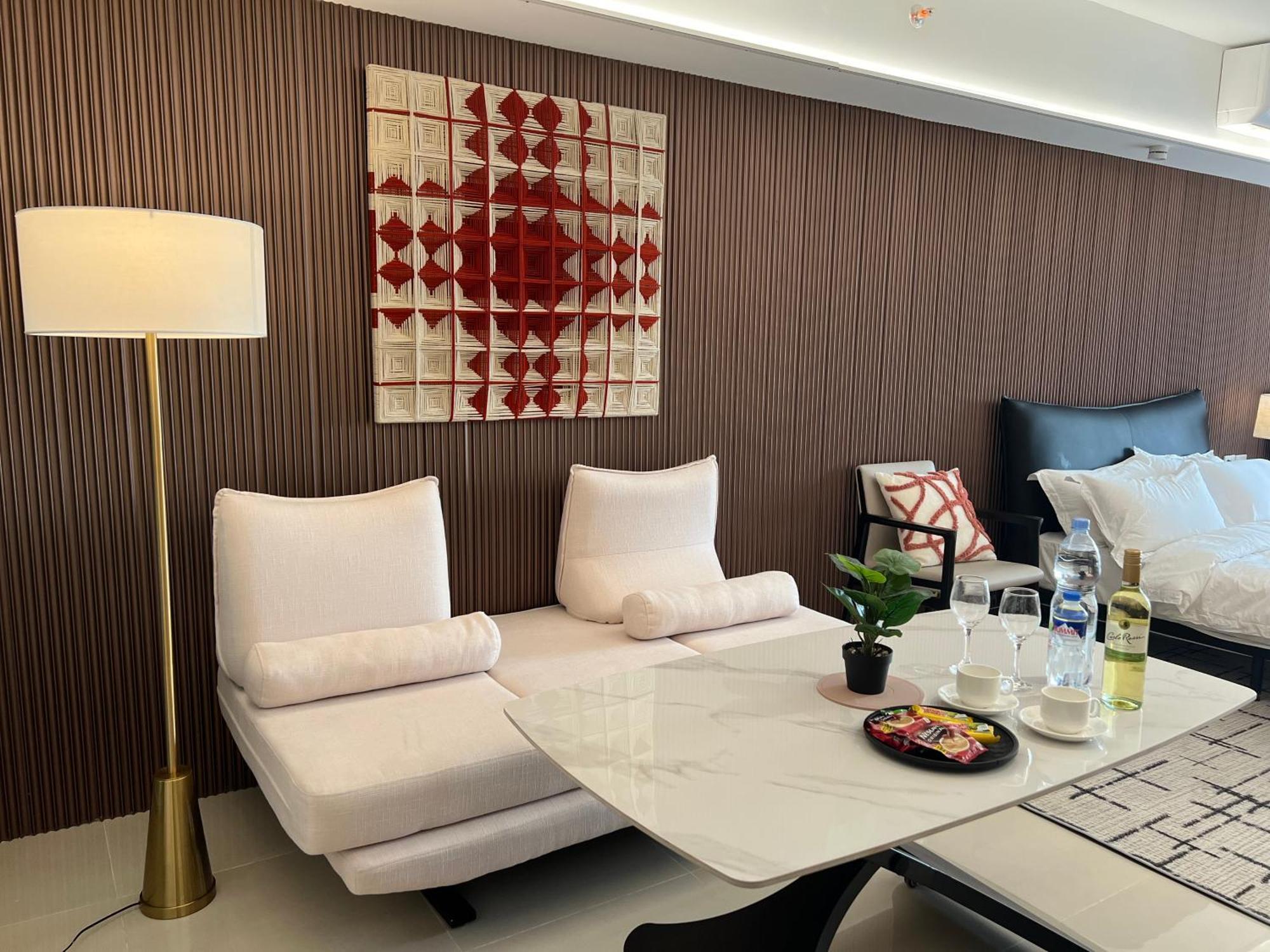 Luxurious European Style Penthouse Modern Ment Cross Of Dreams Okada Solaire Moa Airport Apartment Manila