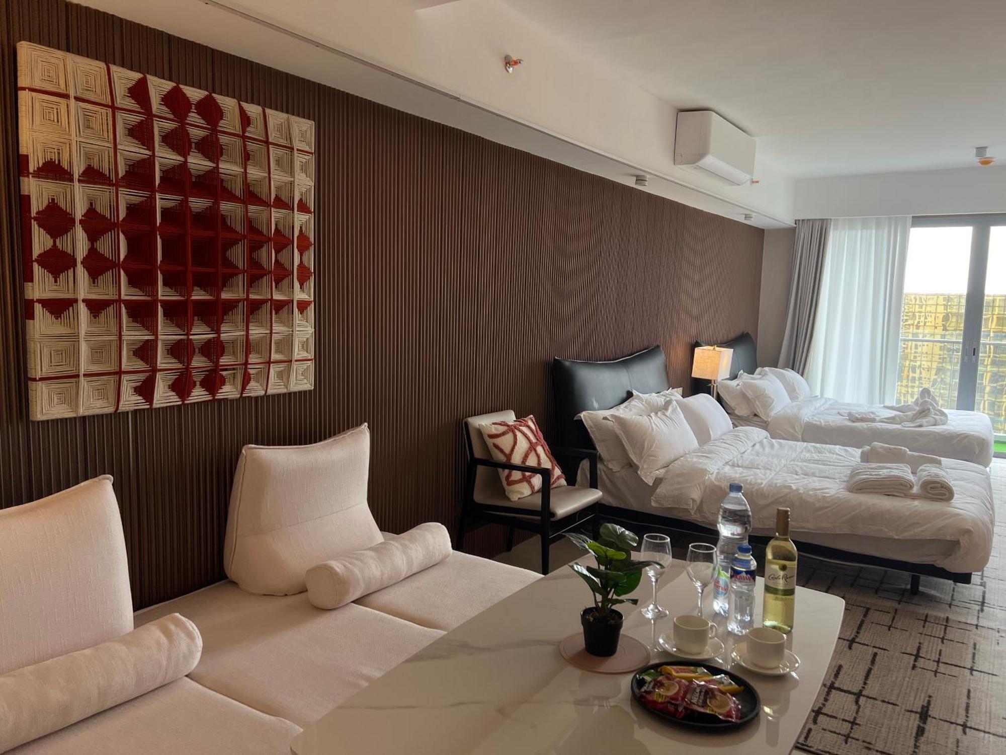 Luxurious European Style Penthouse Modern Ment Cross Of Dreams Okada Solaire Moa Airport Manila