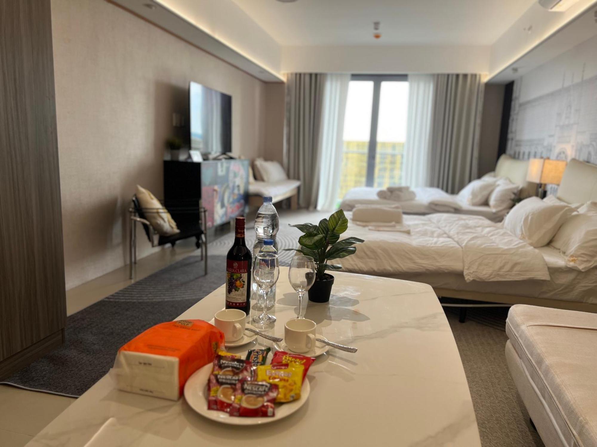 Luxurious European Style Penthouse Modern Ment Cross Of Dreams Okada Solaire Moa Airport Manila