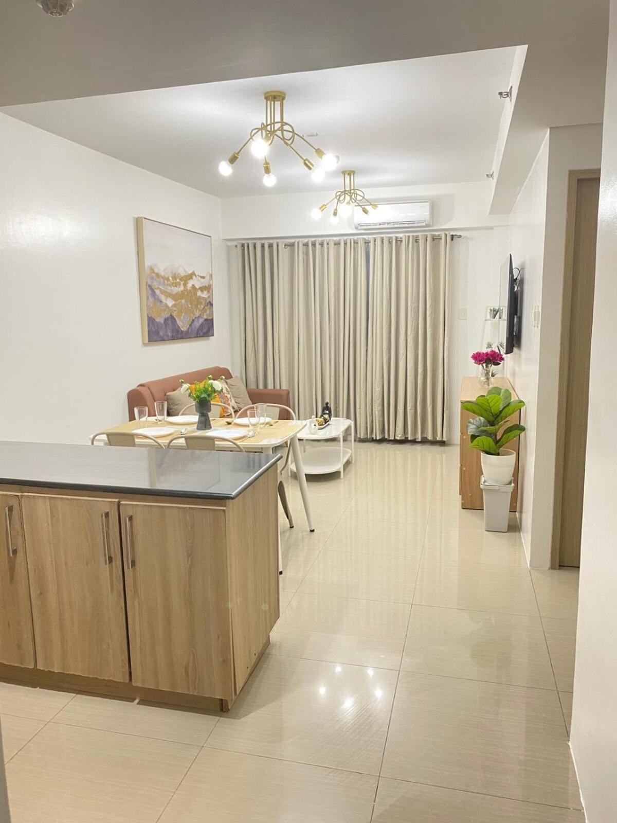 Spacious 2br At Moa Manila