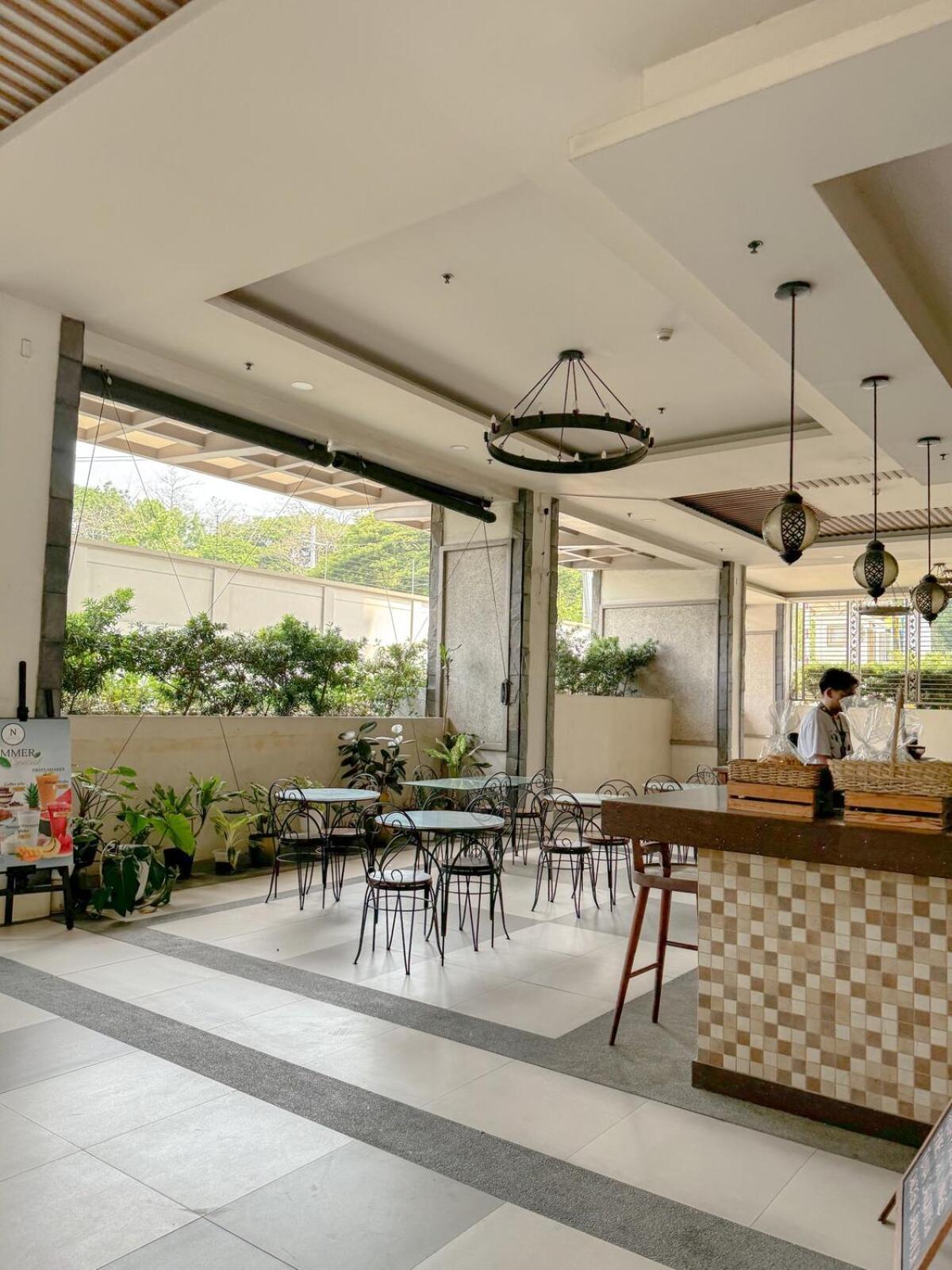 At Fairway Terraces Near Naia T3 Apartment *