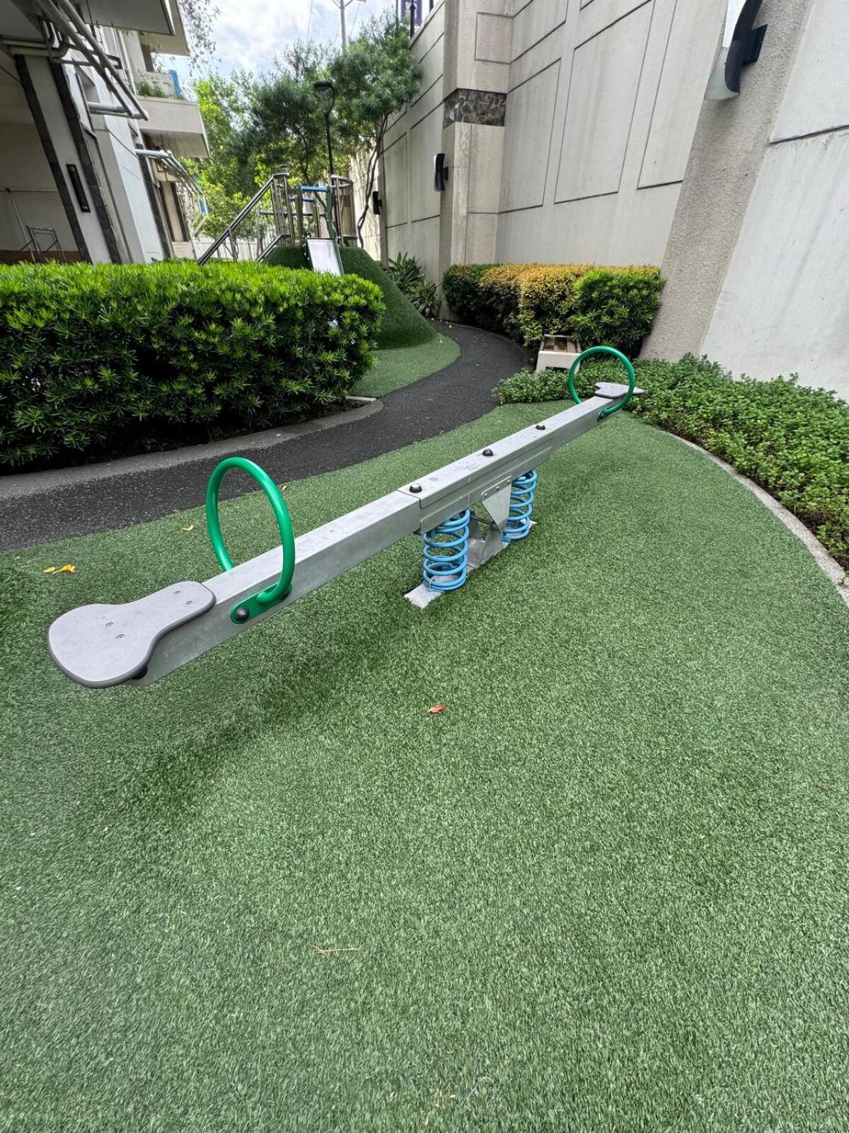 At Fairway Terraces Near Naia T3 *