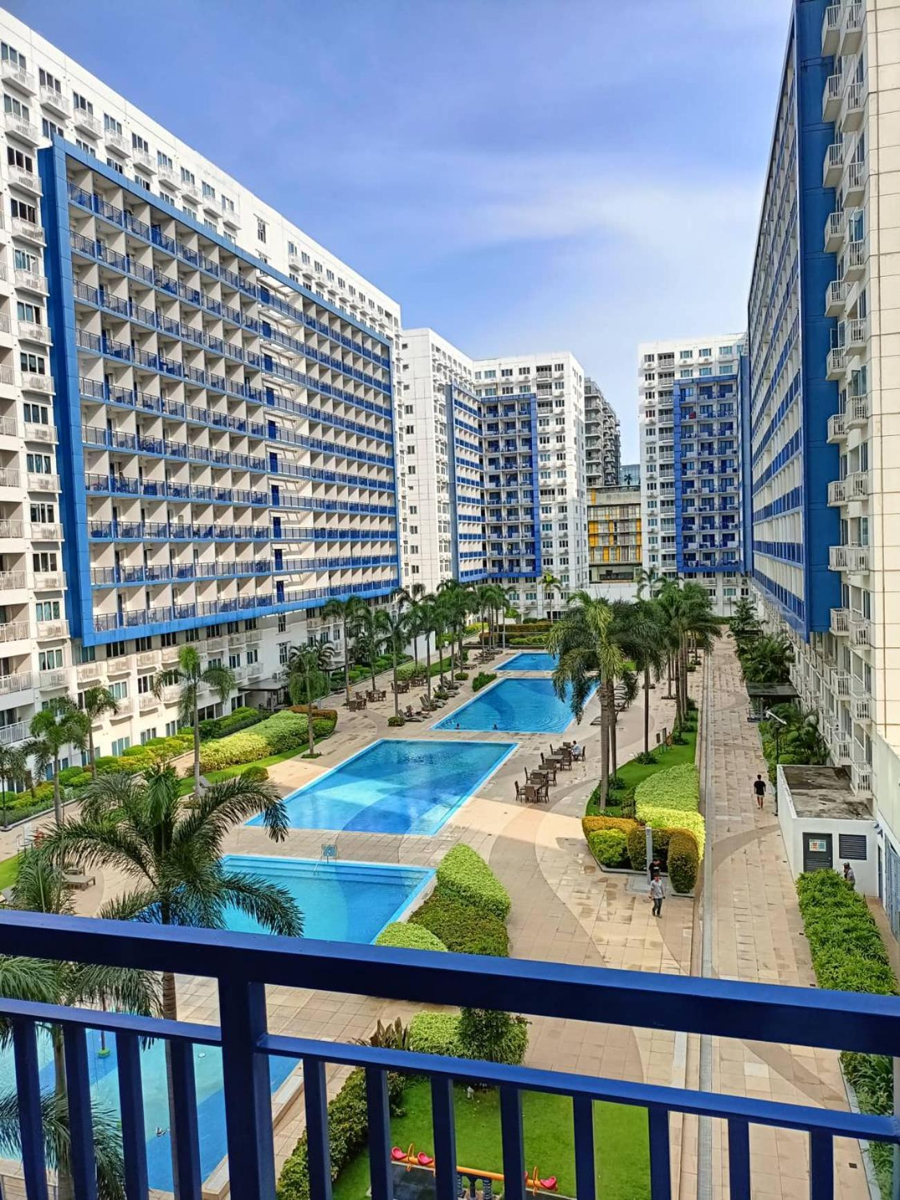 Capsule hotel Roiden Sea Residences Manila