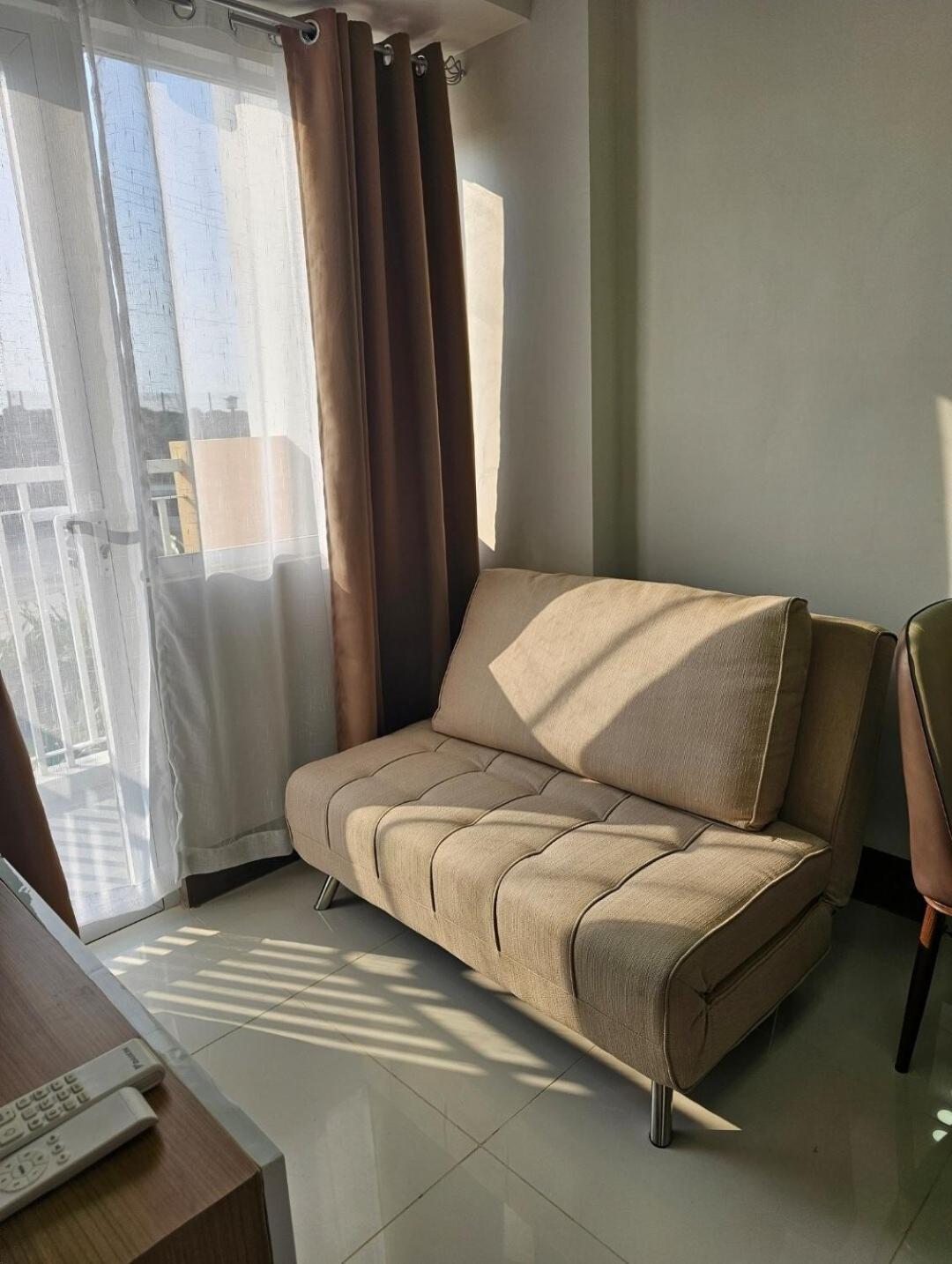 Stunning 2 Bedroom Near Airport Apartment Manila