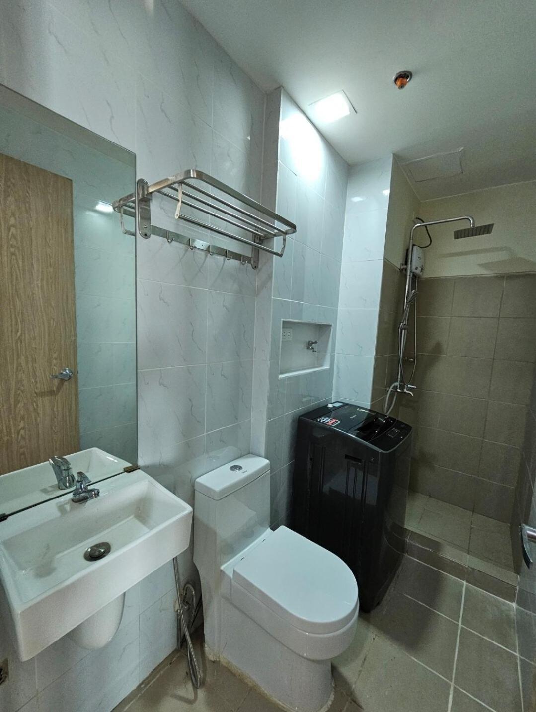 Apartment Stunning 2 Bedroom Near Airport *