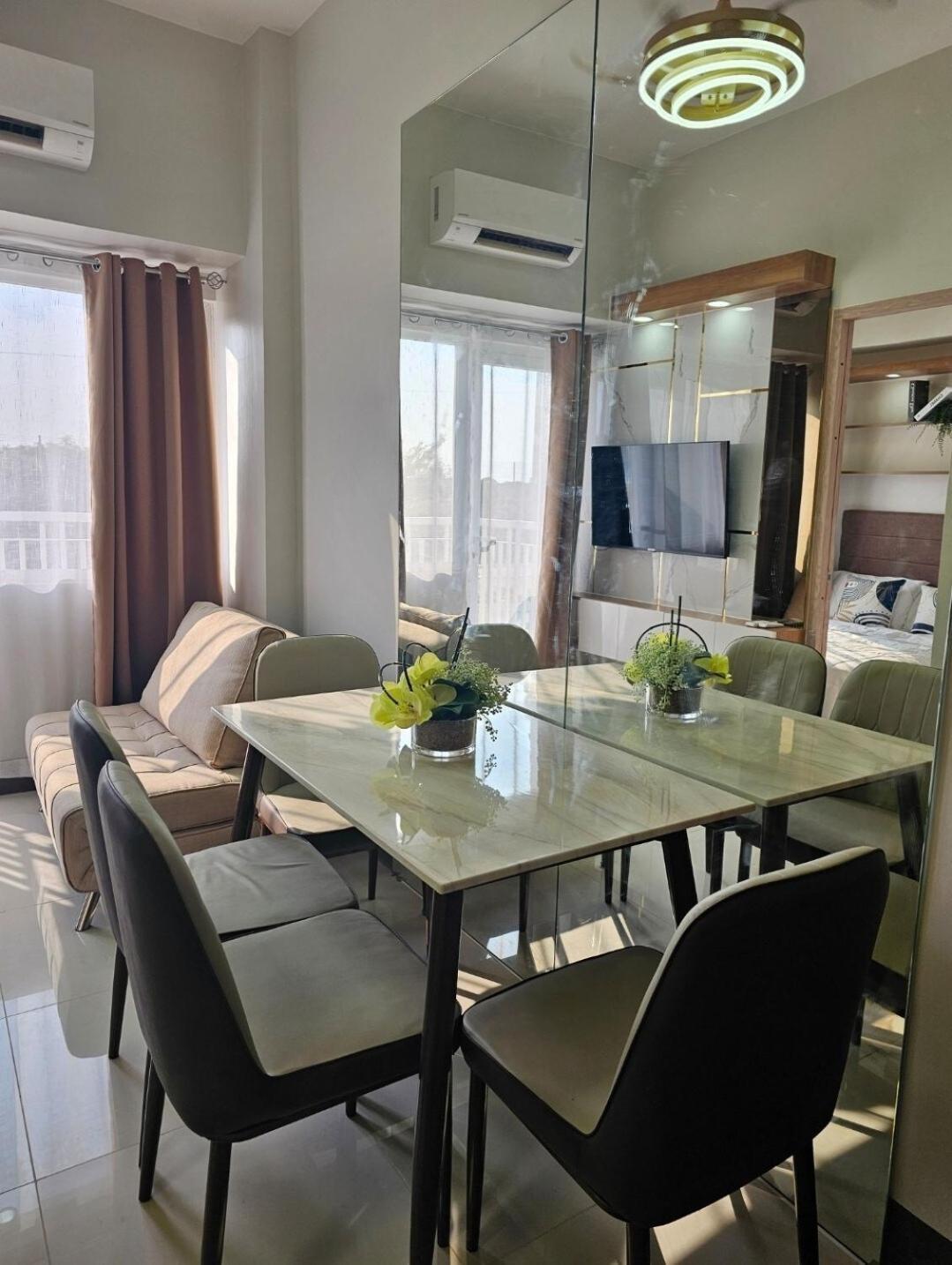 Stunning 2 Bedroom Near Airport