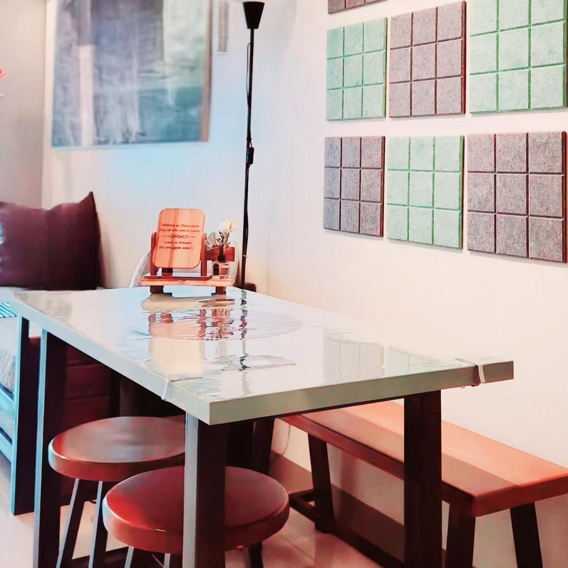Apartment Pristine & Cozy At Uptown Mall Bgc Across Mitsukoshi With Free Parking